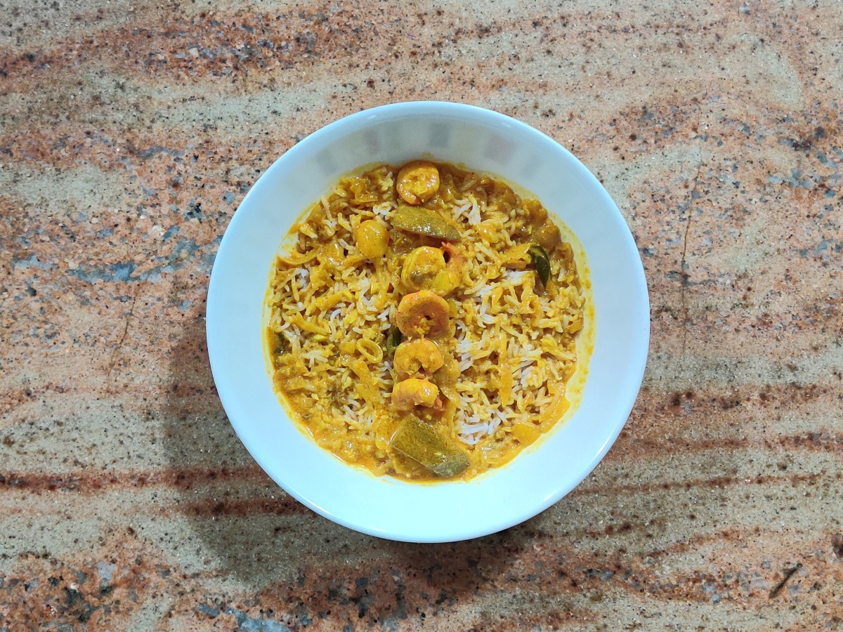 Raw Mango Prawns Curry